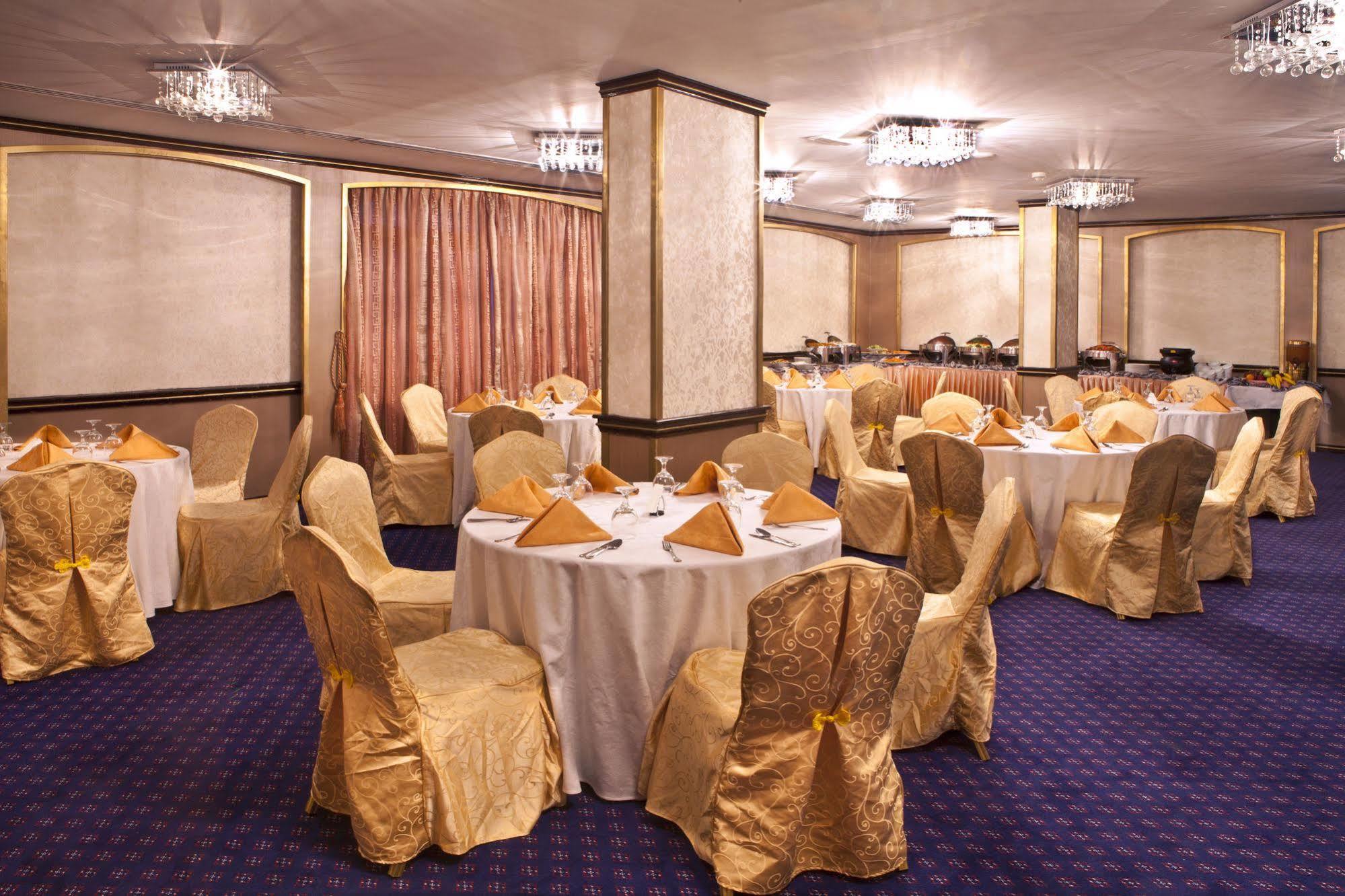 Отель Landmark Riqqa 4*